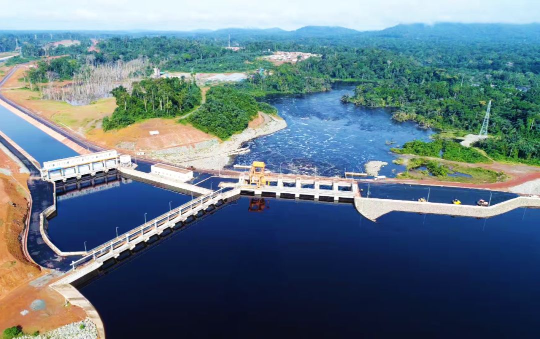 喀麦隆曼维莱水电站进水口不过,广阔天地,大有可为.