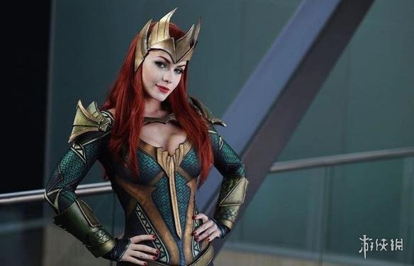 毛妹cos海王妻子湄拉 性感紧身衣凸显曼妙身姿!