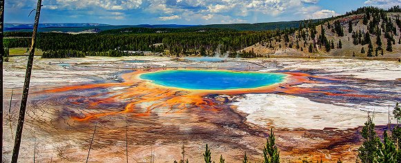 &nbsp;蒙大拿州境内的黄石国家公园一景