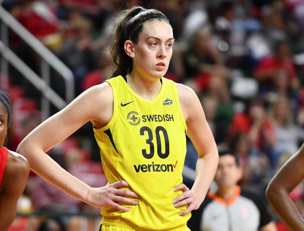 今日图集:祝wnba新科mvp斯图尔特早日康复