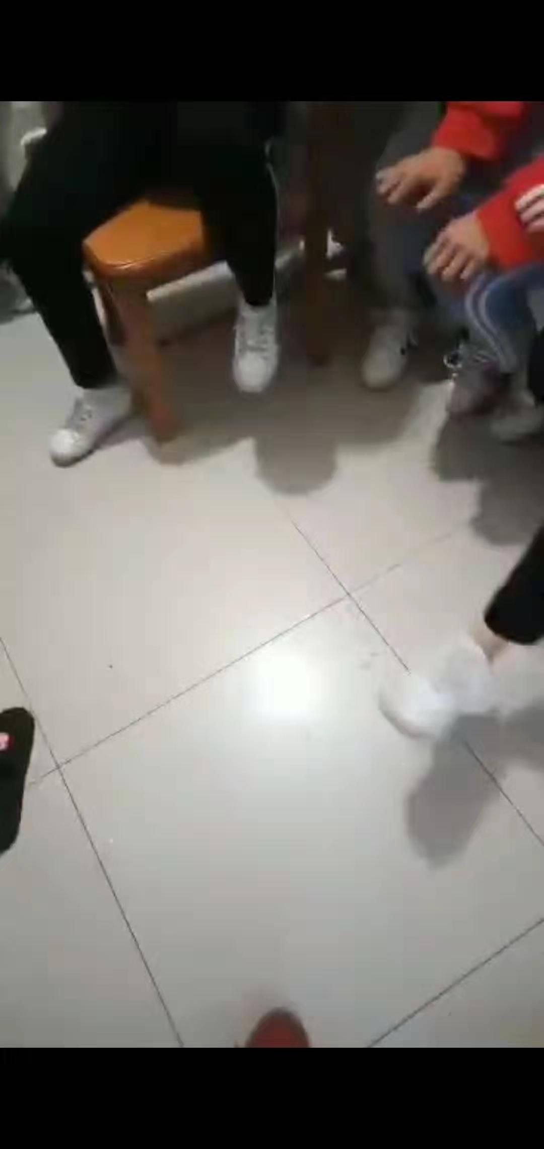 长沙一名小学老师被指体罚学生 当地教育局介入|体罚_新浪新闻