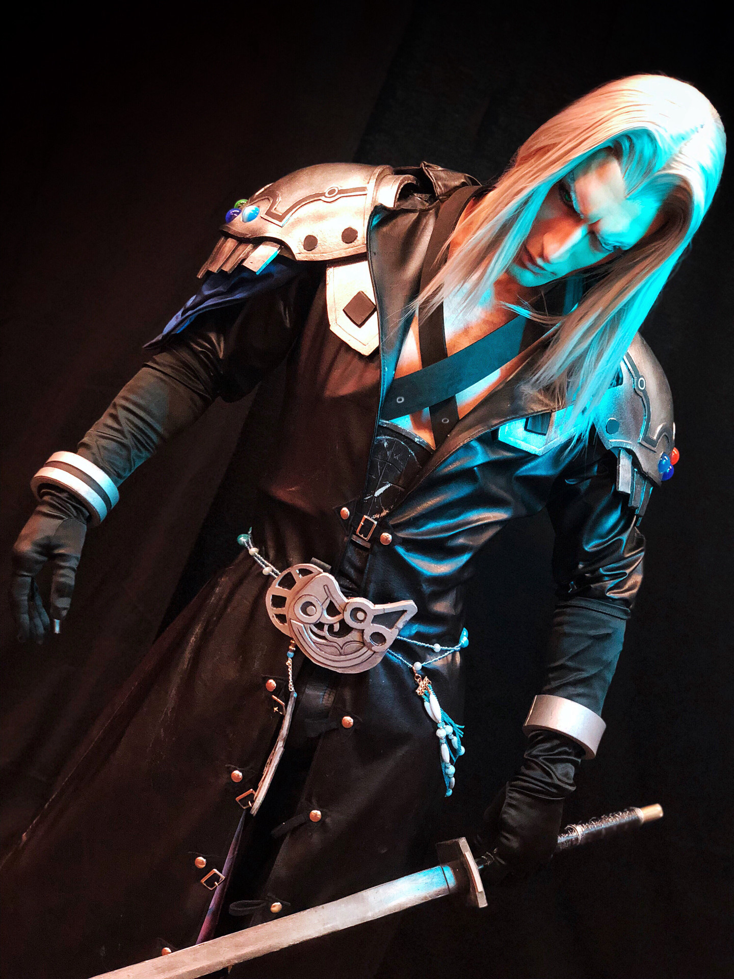 用生命在cos 超人气经典反派角色萨菲罗斯cosplay赏