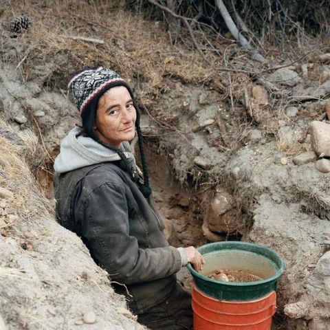 镜头下美国的淘金者,厌倦城市,来到荒野过一种简单的生活