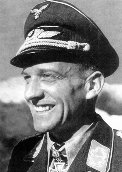 "斯图卡上校"鲁德尔俯冲轰炸两万吨铁甲战舰的传奇经历