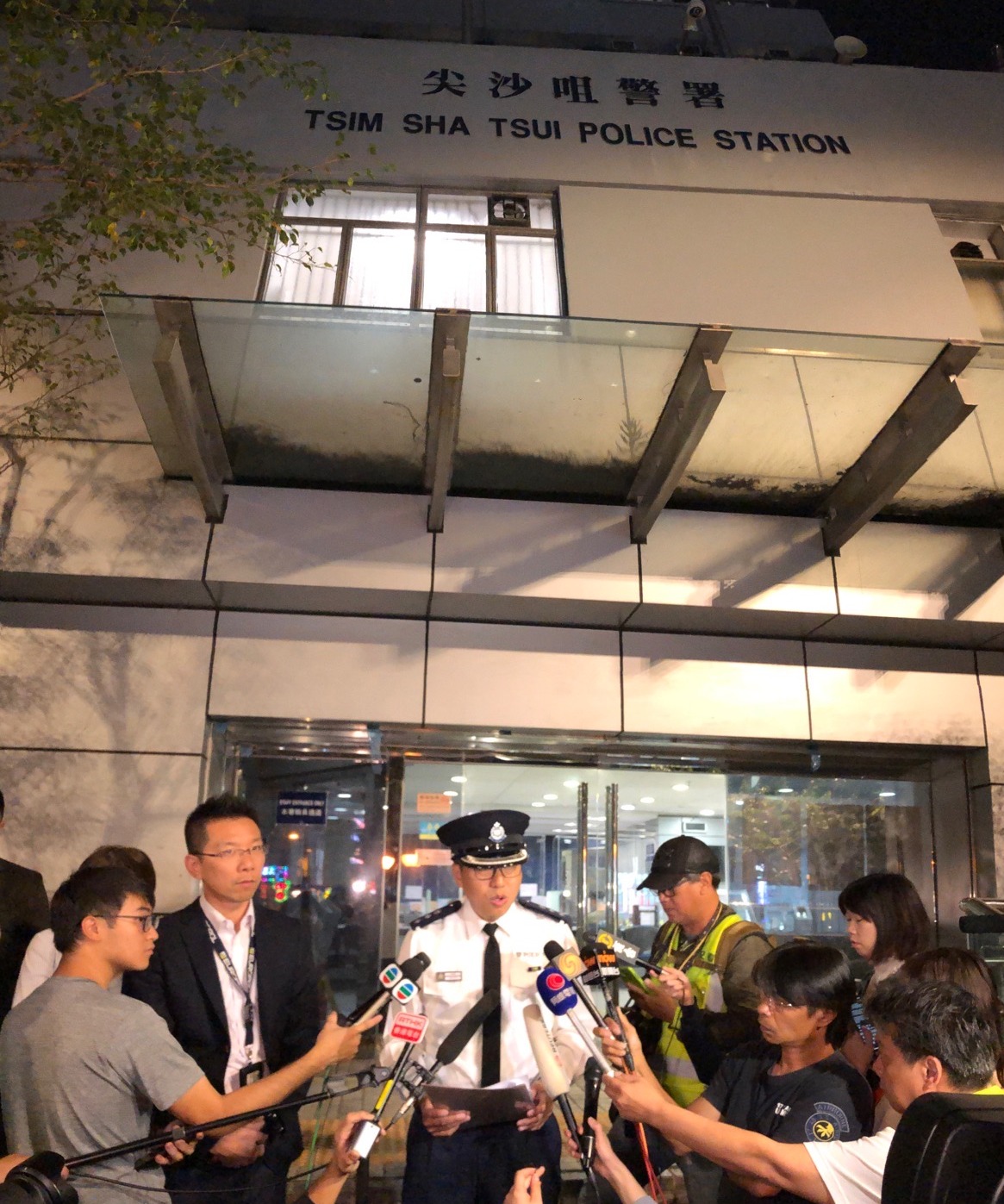 警方记者会介绍香港理工大学情况