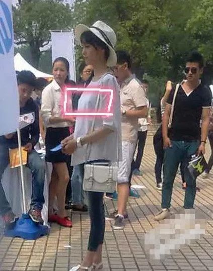 为什么郑爽这么豪放不拘一格女孩子们都懂得