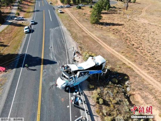 当地时间2019年9月20日，一辆载有中国游客的大巴车在美国犹他州发生严重车祸，造成至少4人死亡，多人重伤。
