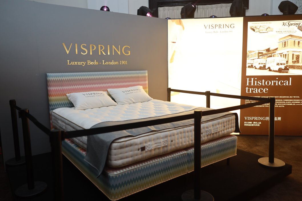 vispringclub极致幻夜入眠闪耀上海宝格丽酒店