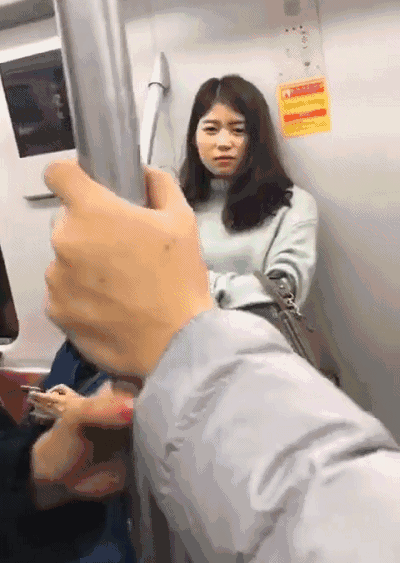 情侣酒店开房惨遭偷拍每日轻松一刻4月7日周末版