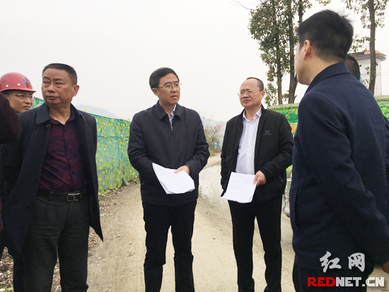 罗智斌调研武陵山大道项目