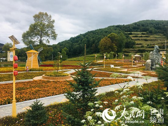 美丽恬静的庙花山村。（王彤 摄）