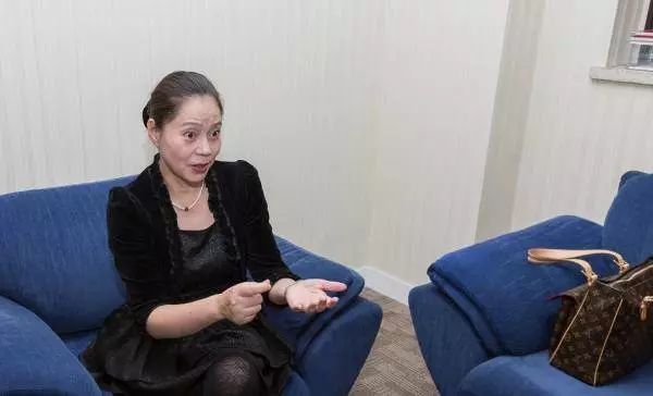 这个女叛徒,丑化中国的炮弹!如今回国捞钱,国人永远无法原谅!