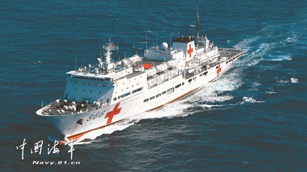 和平方舟医院船。本组图片/中国海军
