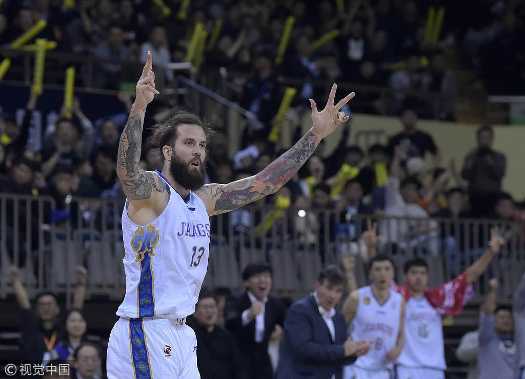 19:35直播CBA:江苏队坐拥主场 竭尽全力迎战