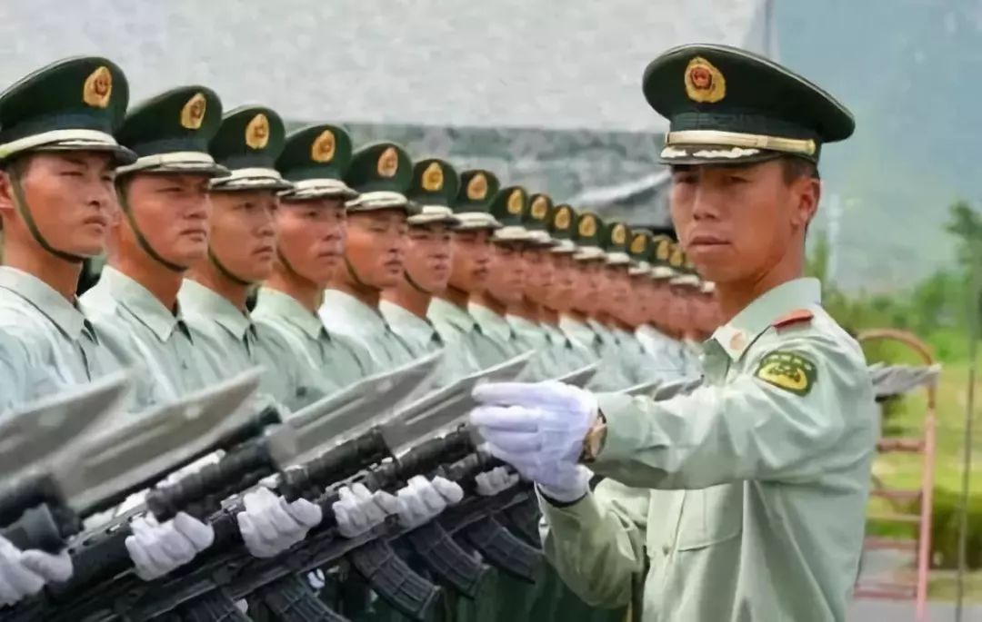 美国陆军都取消刺刀了,为什么解放军还在用?