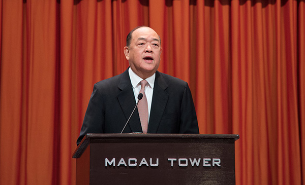 宣布参选澳门特首的贺一诚请辞全国人大代表职务