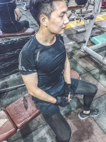 马甲线美女搭配肌肉帅哥减肥健身的故事不减到100斤不想照婚纱照