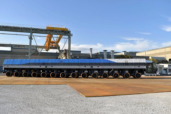 工业之美这辆有56个轮子的火箭运输车停车精度误差只有25毫米