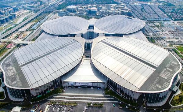 进博会有了"文艺大舞台",中央露天大舞台今晚初步建成|圆形广场|会展