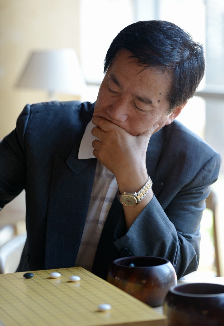 以讷于言著称的林海峰也不住地说,"原来还可以这样下","(这一步)我下