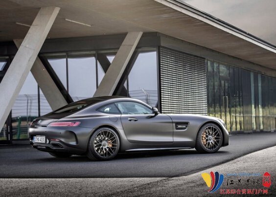 全新梅赛德斯—AMG GT C 该车于4月13日上市