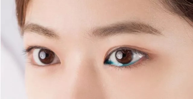 种草鸡丨用人鱼眼泪滴眼睛49岁的她看着像29岁