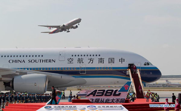  2011年10月15日，中国南方航空订购的首架A380抵达北京首都国际机场 图自新华网