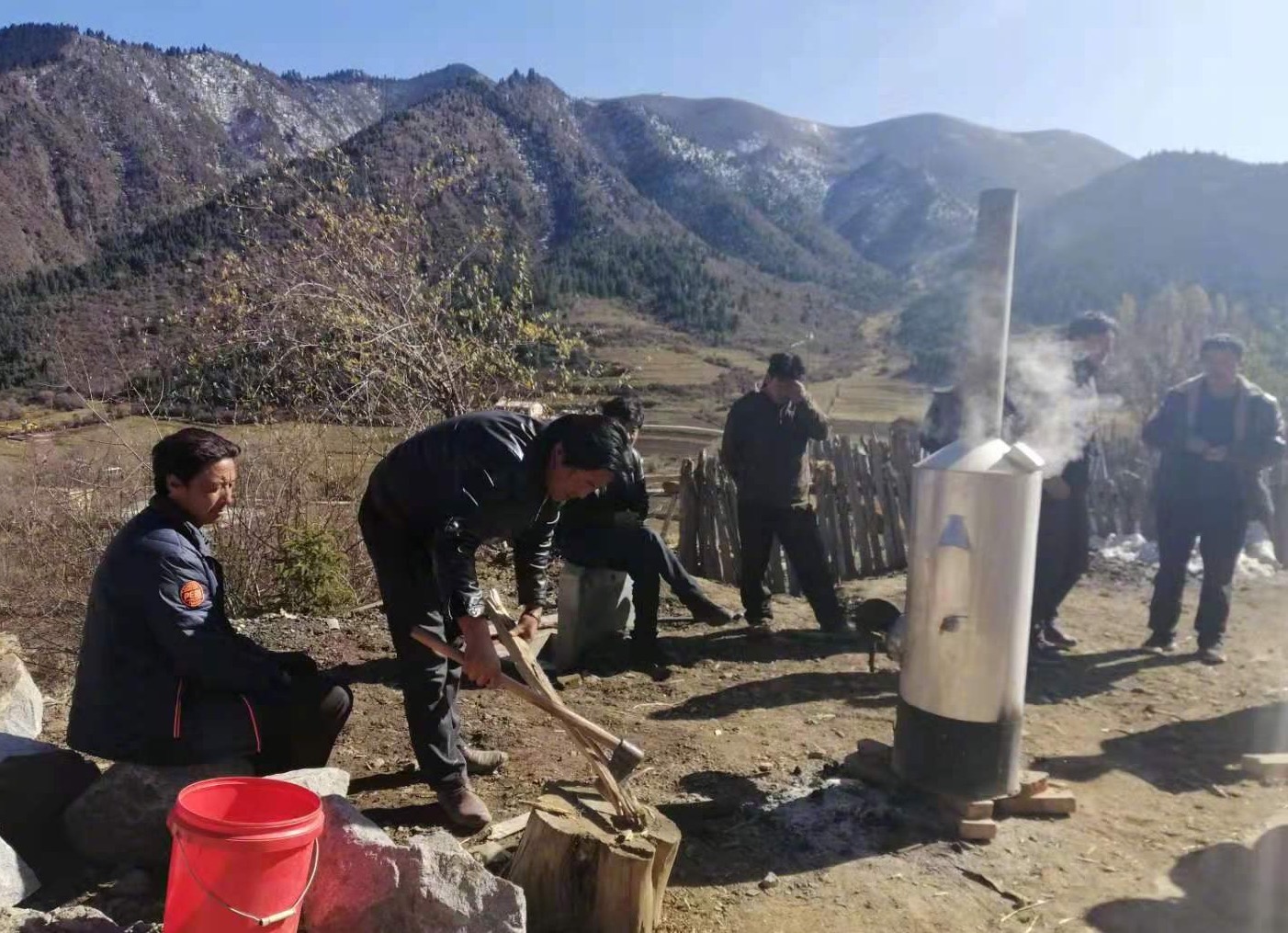 夏河县唐尕昂乡和扎油乡群众的生产生活正常.