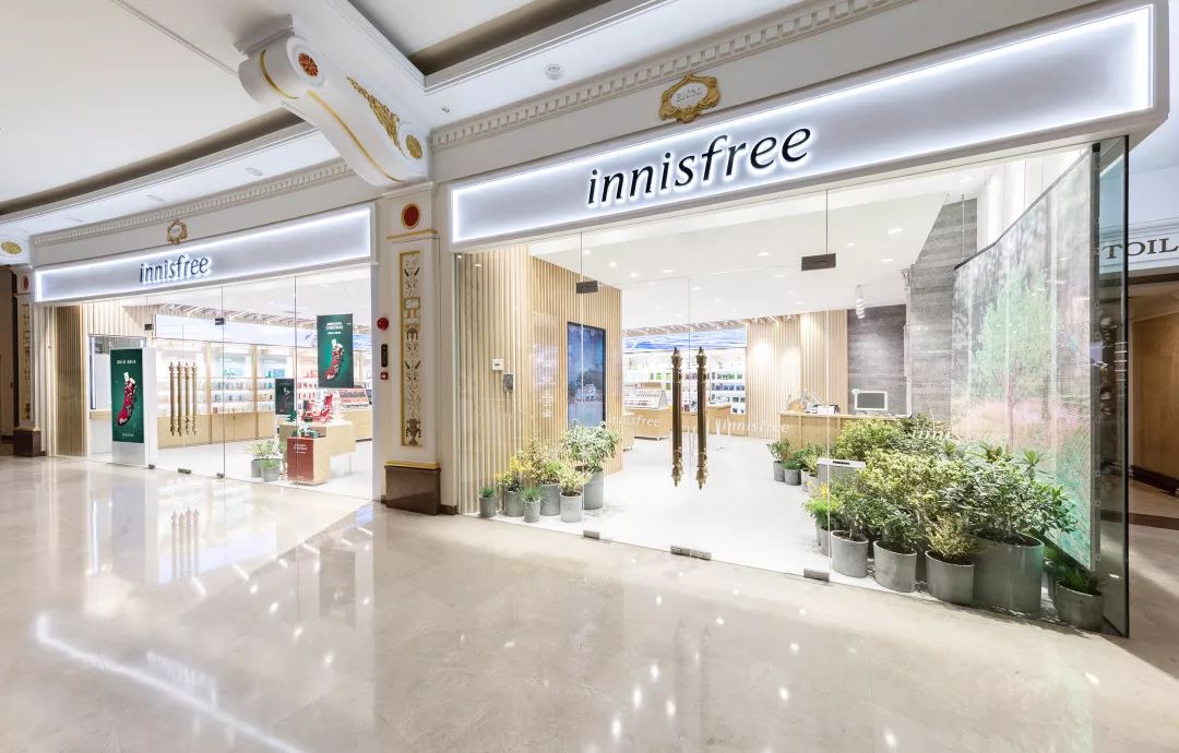 韩国美妆品牌innisfree悦诗风吟在上海开启全自主研发的智慧门店.