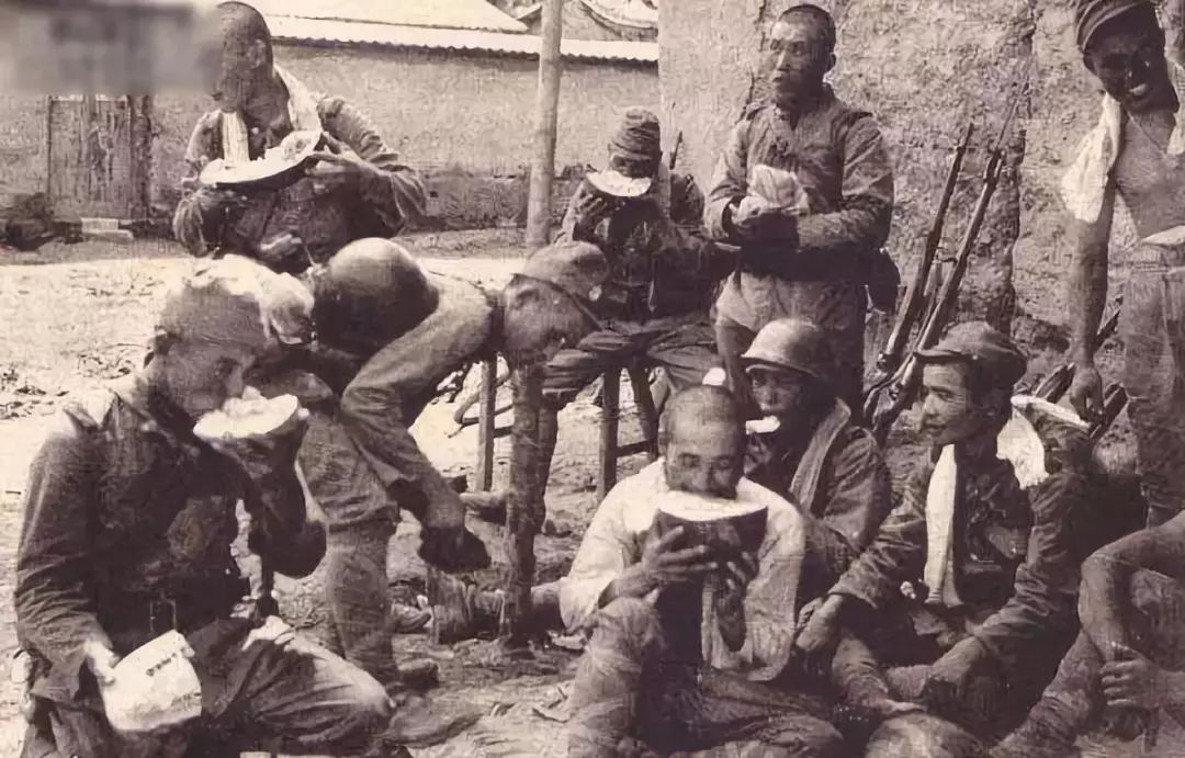 鸡的留下,下回的吃:日本鬼子为啥喜欢进村抢鸡吃?