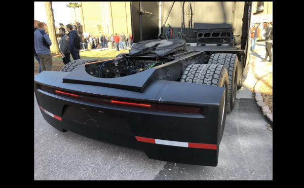 特斯拉semi电动卡车高清帅照一览