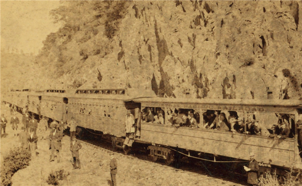 路上的美国史|太平洋铁路:华工用汗水和鲜血浇灌的奇迹