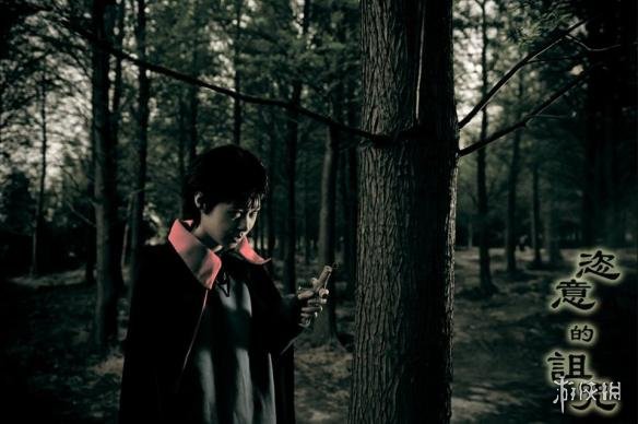 少年cos伊藤润二经典角色"双一" 口含长钉眼神邪魅