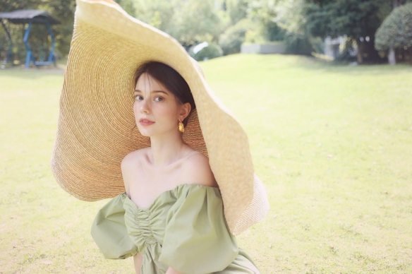 素人版安妮海瑟薇四国混血美女anastasia美照赏