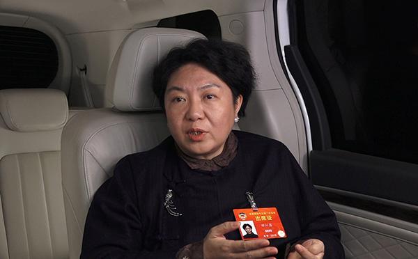 值得注意的是,由田沁鑫执导,以《中华人民共和国国歌》词作者田汉为