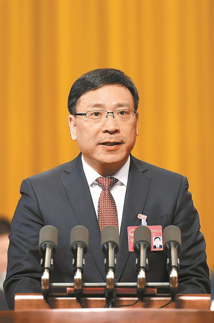 市六届人大七次会议举行第三次全体会议 丘海卸任市人大常委会主任