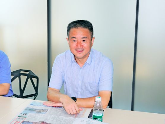 广东省商务厅党组成员自贸办副主任陈广俊一行参观考察澳门商报