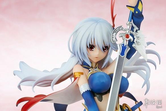 《魔弹之王与战姬》女主手办 胸前两球令人移不开眼