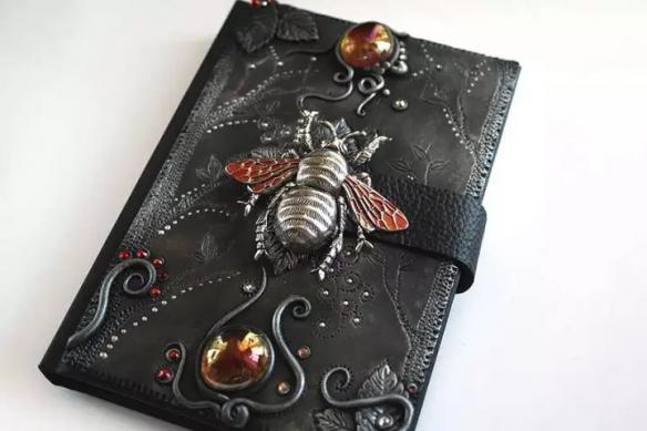 全手工制作立体封面的魔法书,看一眼就无法自拔!