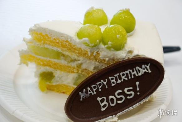 小岛秀夫55岁生日推特晒蛋糕 "拔叔"发文送祝福!