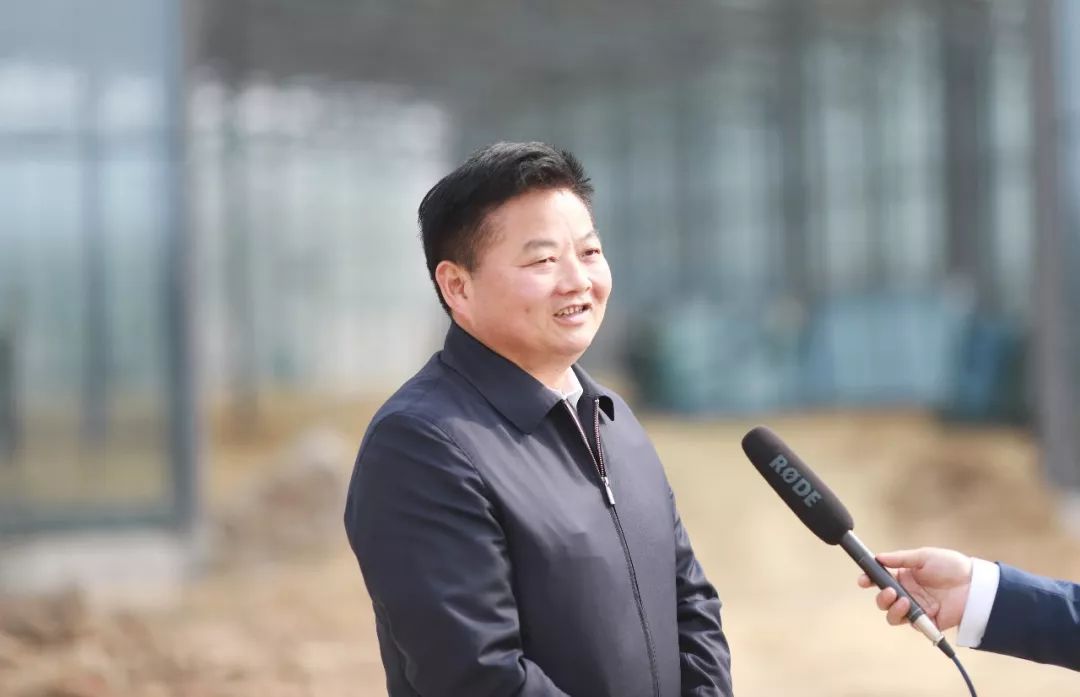 协鑫新能源控股有限公司副总裁  张耀邦