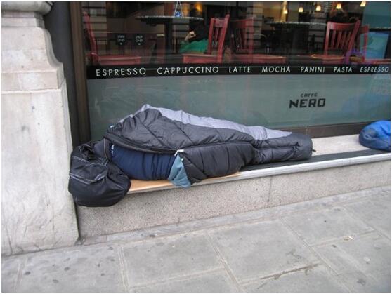 英街头露宿者8年间增1倍政府承认与财政紧缩有关