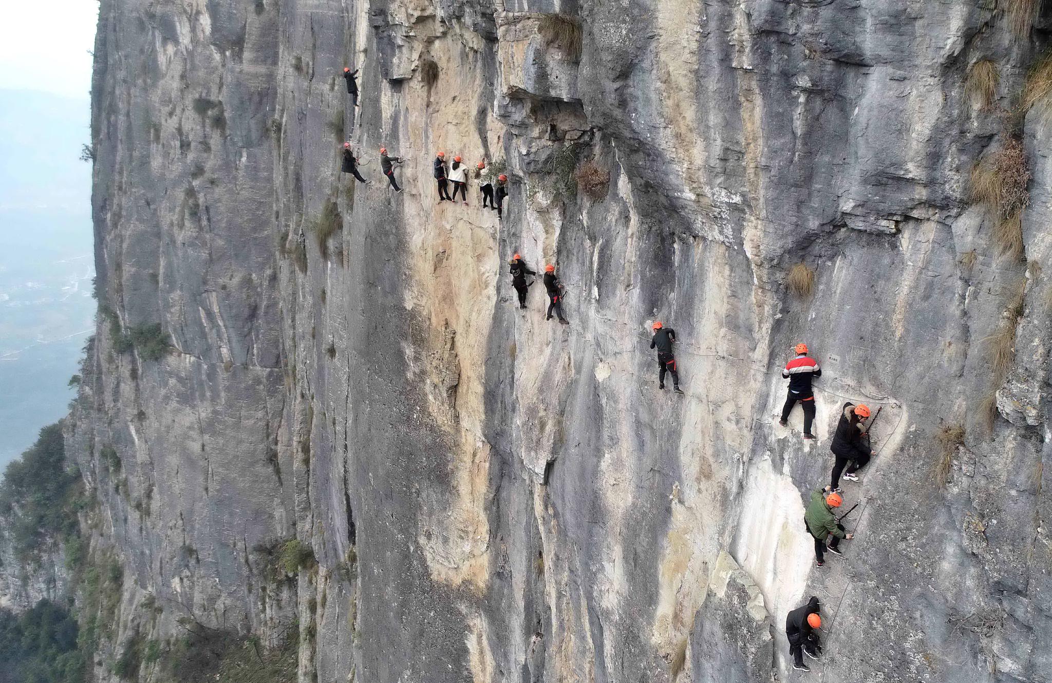 绝壁攀岩 乐享假期