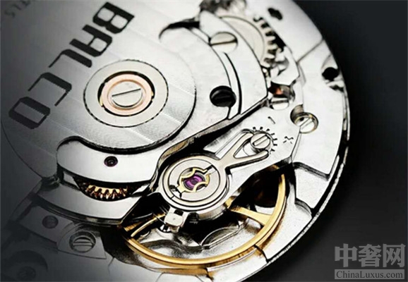 拜戈雅致系列腕表机芯机芯采用瑞士全自动机械机芯,稳定性强,比较耐用