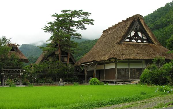 日本白川乡旅游负责人游客增长带来了很多困扰