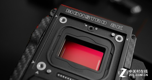 RED最新的8K传感器为MONSTRO 8K VV，传感器尺寸比全画幅相机尺寸更大