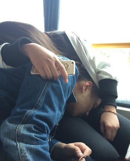 情侣酒店开房惨遭偷拍每日轻松一刻4月7日周末版