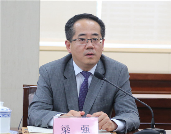 梁强谈中国信达两个坚持新发展理念依法合规经营