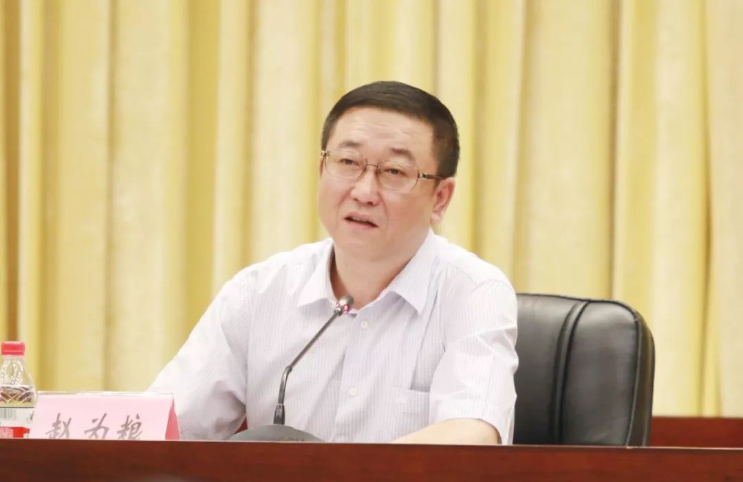 女贪官连困难学生也不放过 获与鲁炜同样严厉评语