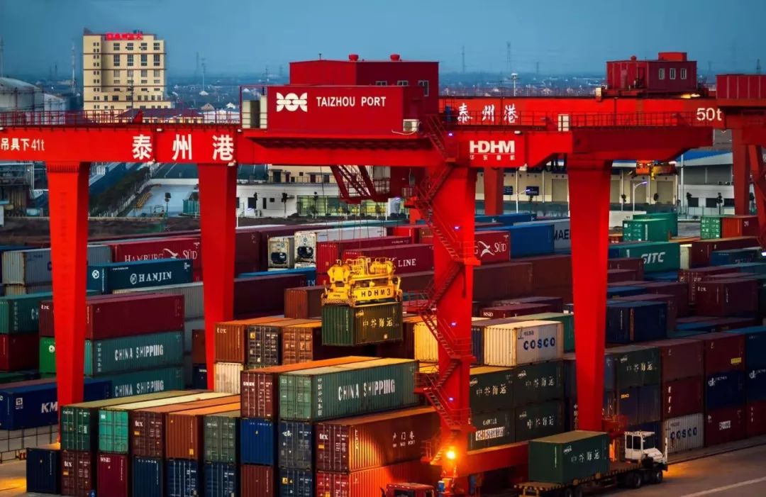 创业传奇泰州集装箱码头以港兴城跑出发展加速度